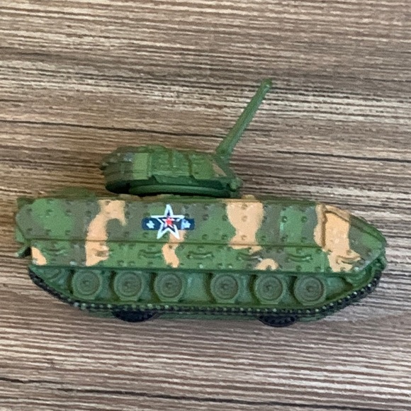 Galoob Micro Machine Military Army Tank Camouflaged Vehicle 1995 Micromachines - Picture 2 of 6